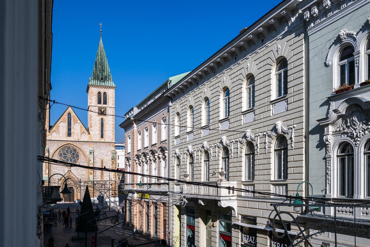 Modern And Design Apartments Near Cathedral Sarajevo Exterior photo