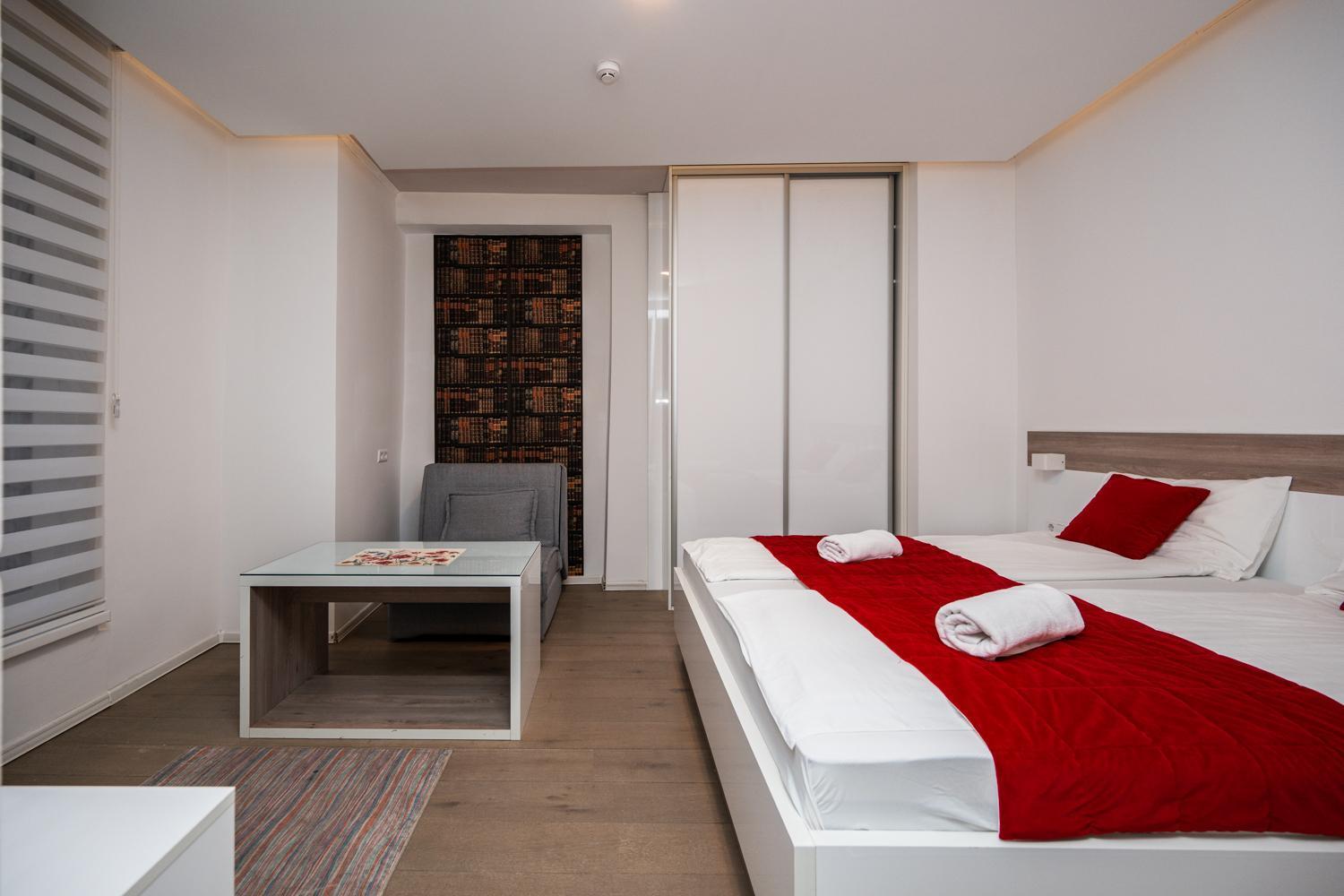 Modern And Design Apartments Near Cathedral Sarajevo Exterior photo
