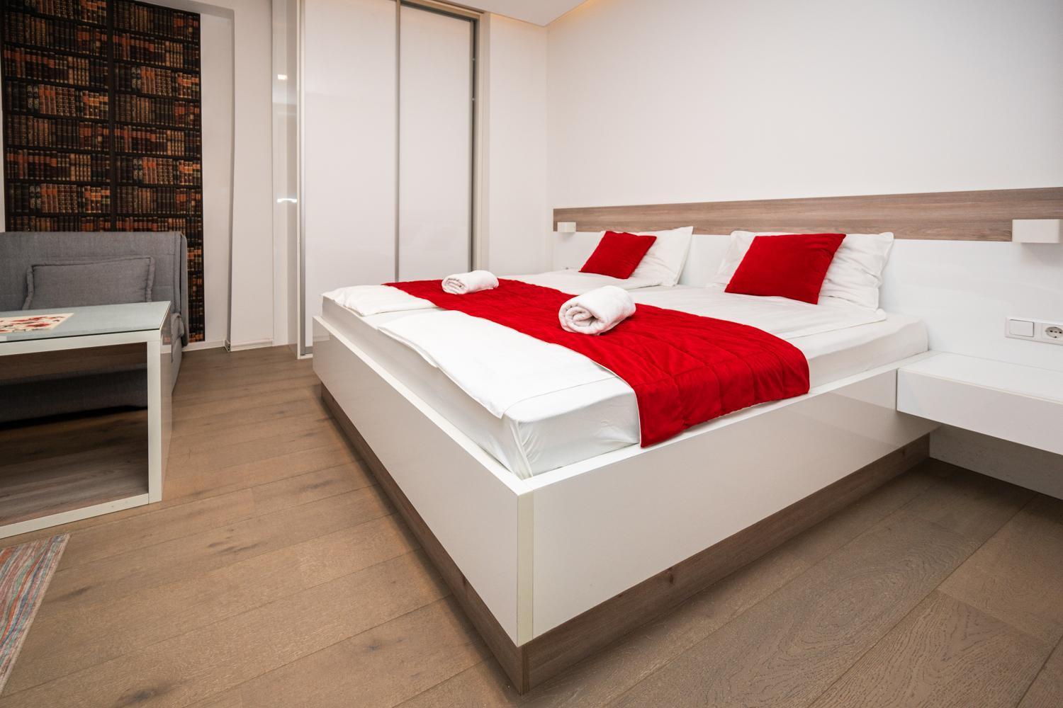 Modern And Design Apartments Near Cathedral Sarajevo Exterior photo